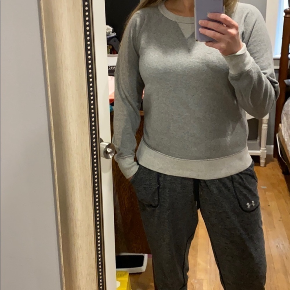 EUC J Crew Classic Crew Sweatshirt Medium